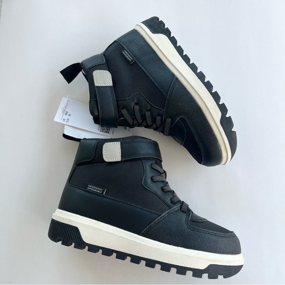 Kid’s Water Resistant Boots - Picture 2 of 3